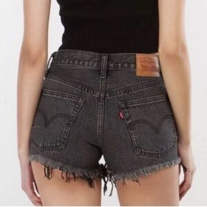 Levis 501 Distressed Black Denim Cut Off Shorts Womens Size‎ 28